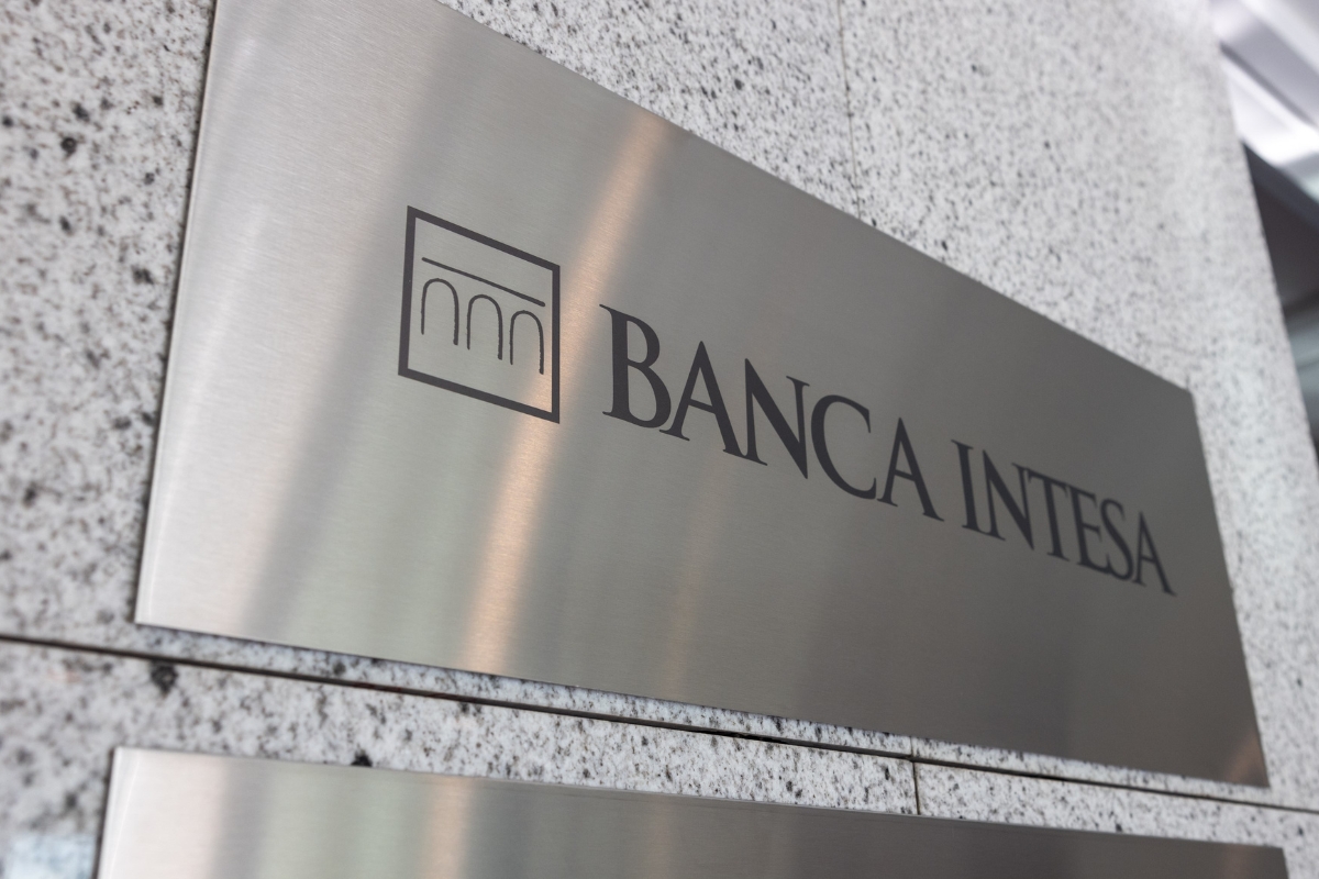 Logo i tabla Banca Intesa banke za SEPA međunarodna plaćanja